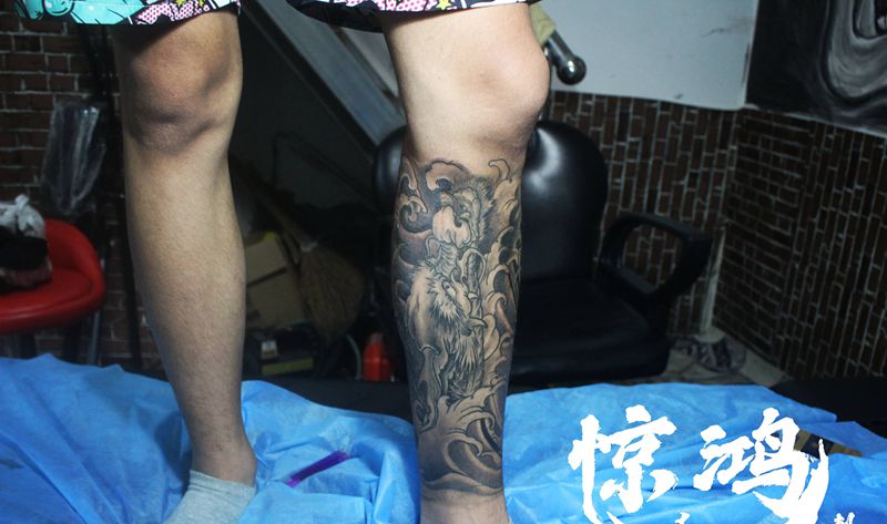 包小腿龙纹身图片_腿部新传统纹身图案