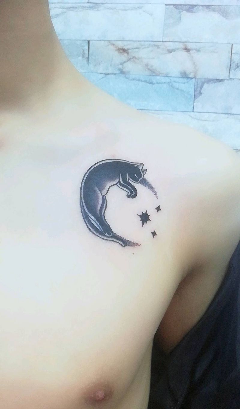 喵纹身图片_胸部新传统纹身图案