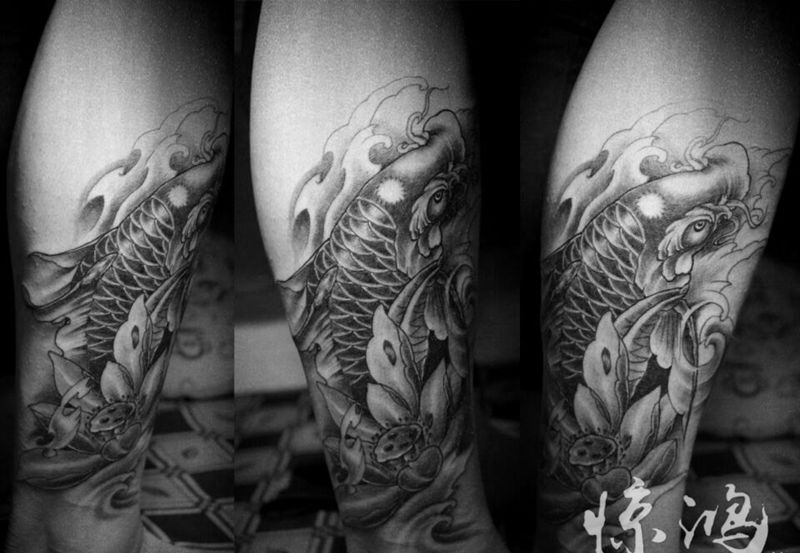 小腿锦鲤纹身图片_成品传统动物纹身图案