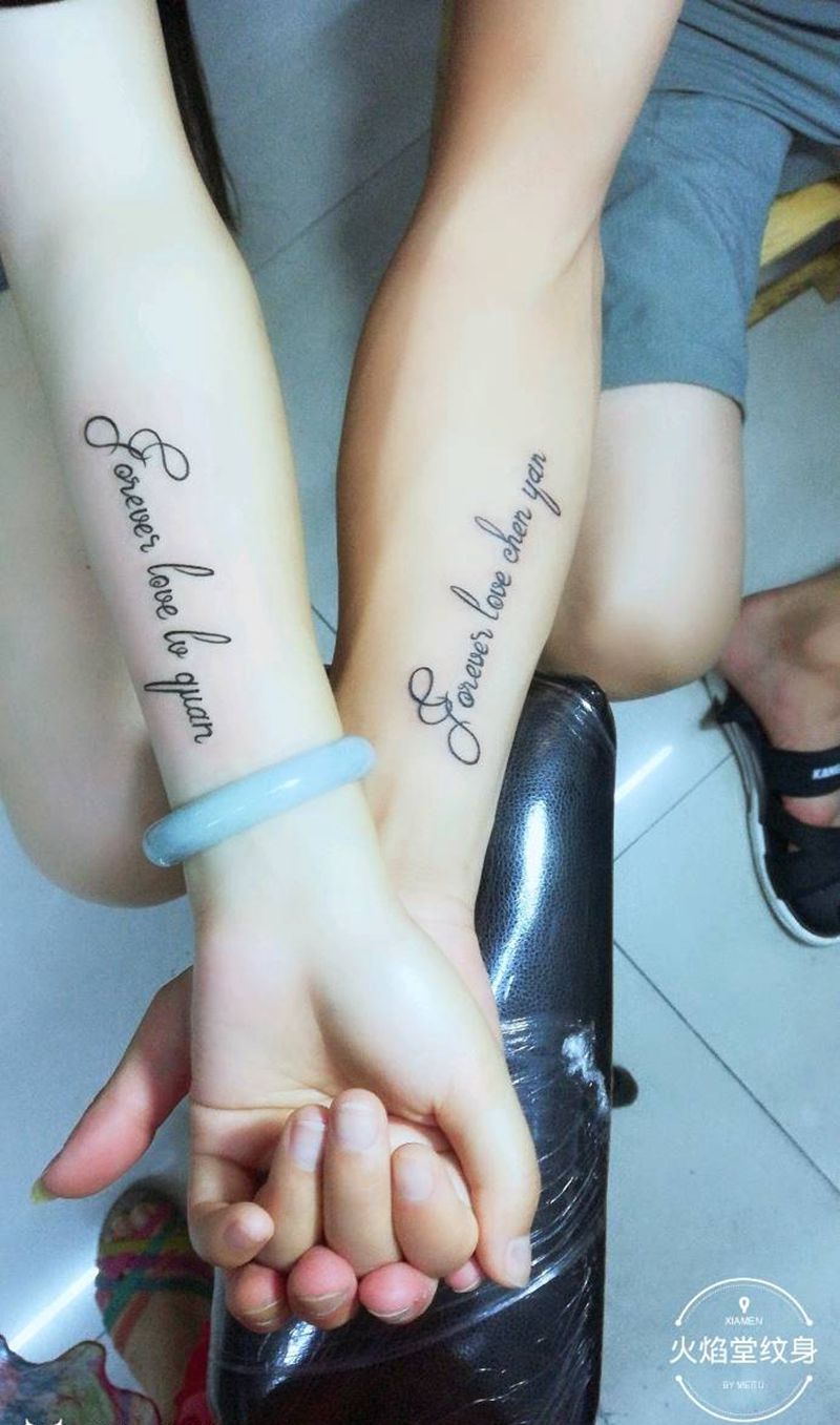 情侣字母纹身图片_手臂新传统纹身图案