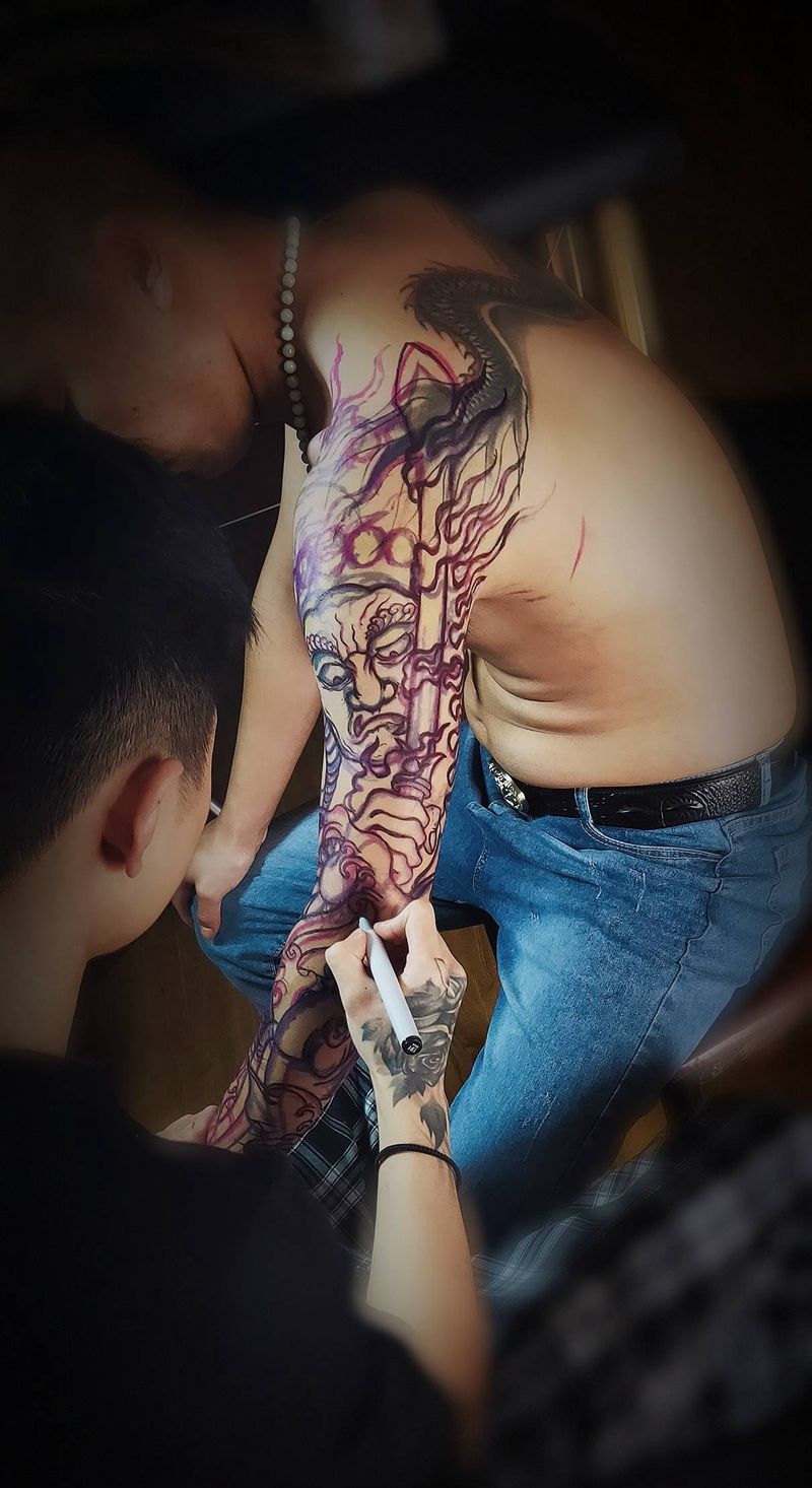 明王斩赢鱼纹身图片_手臂新传统纹身图案