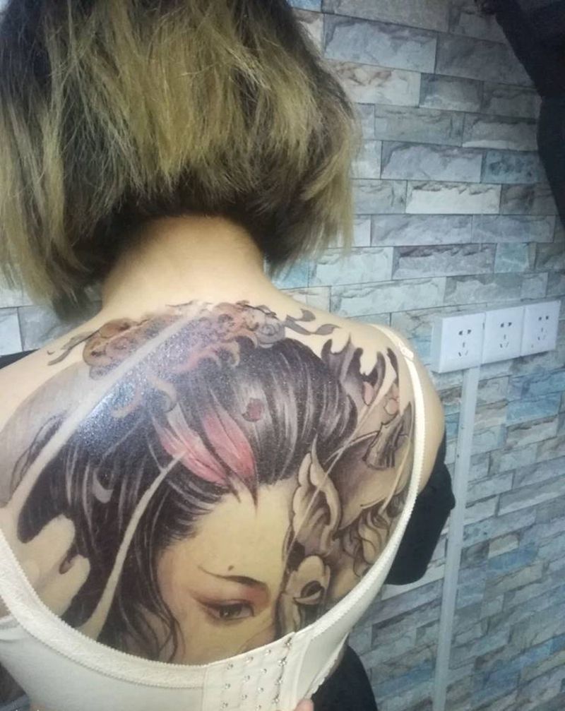 明月仕女纹身图片_背部新传统纹身图案