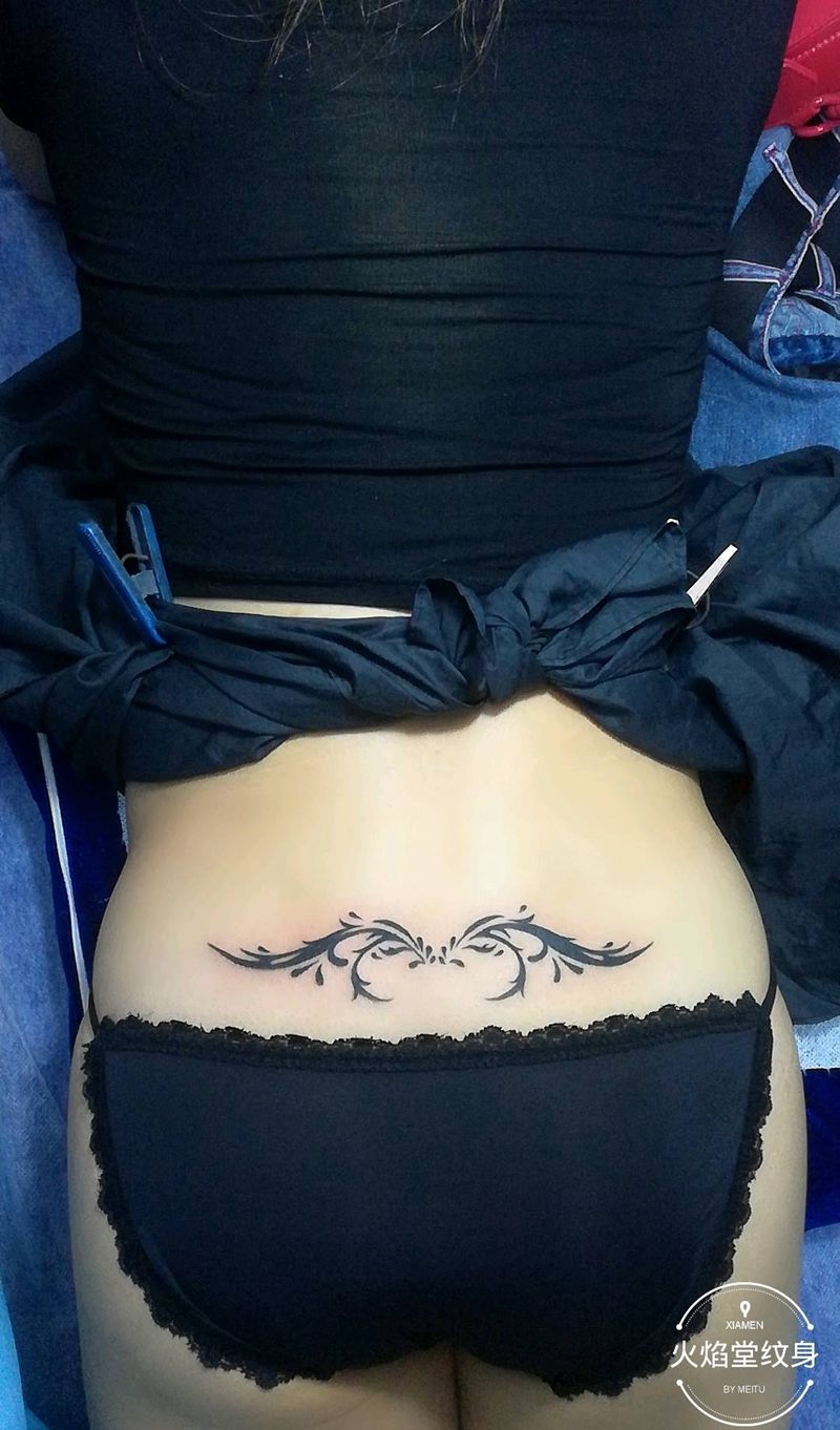 腰花纹身图片_腰部新传统纹身图案