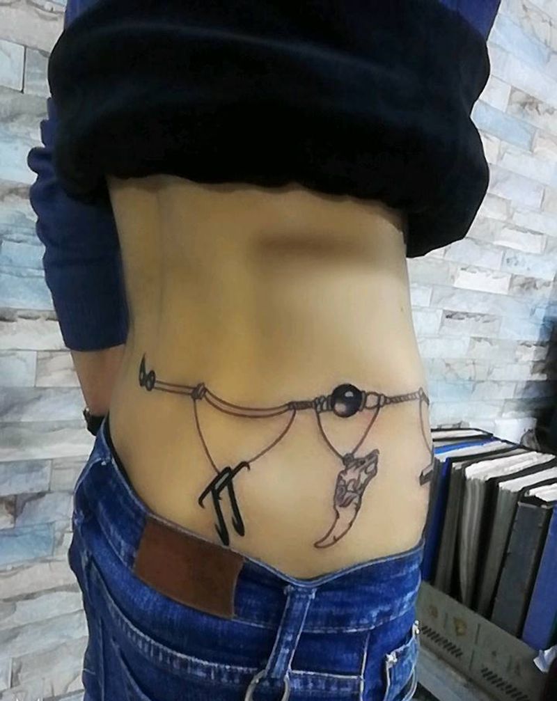个性腰带纹身图片_腰部新传统纹身图案