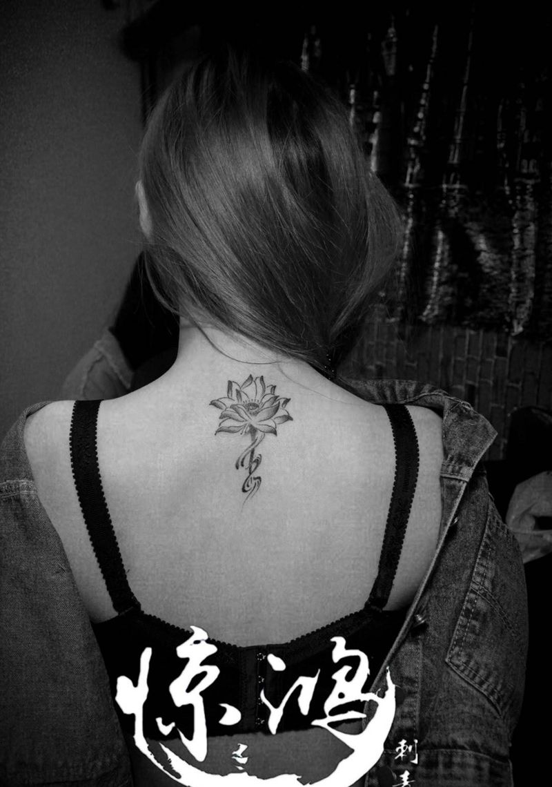 莲花纹身图片