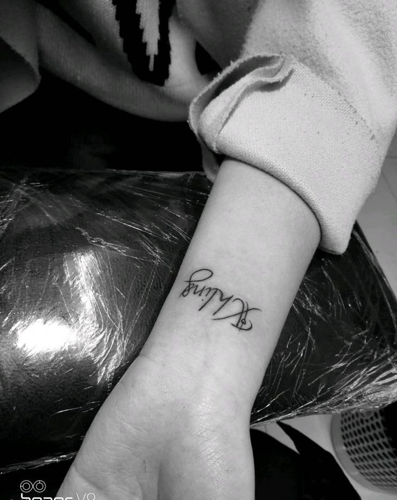 字母纹身图片_手部手臂老传统纹身图案