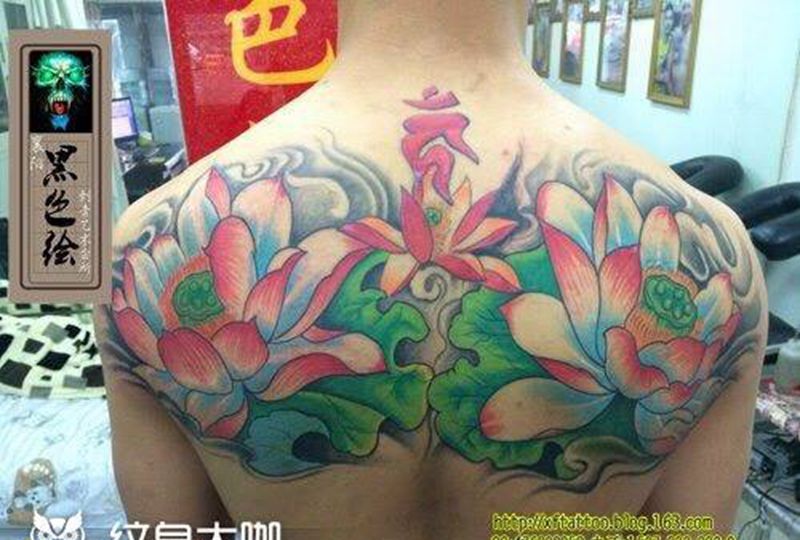 荷花纹身图片