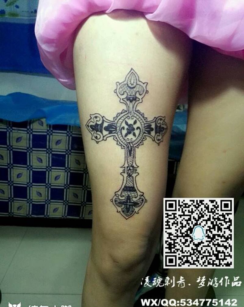 大腿十字架纹身图片_腿部清新字符静物宗教纹身图案