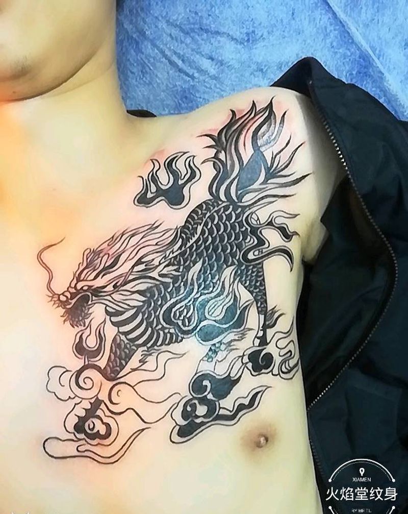 火麒麟纹身图片_胸部新传统纹身图案