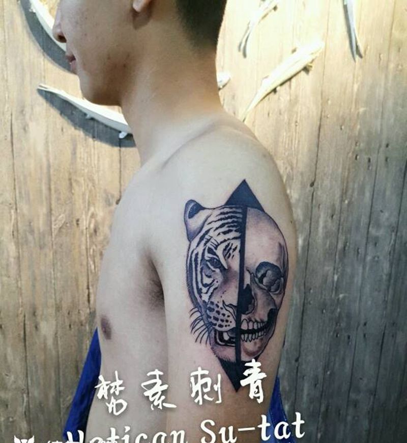 虎与骷髅纹身图片