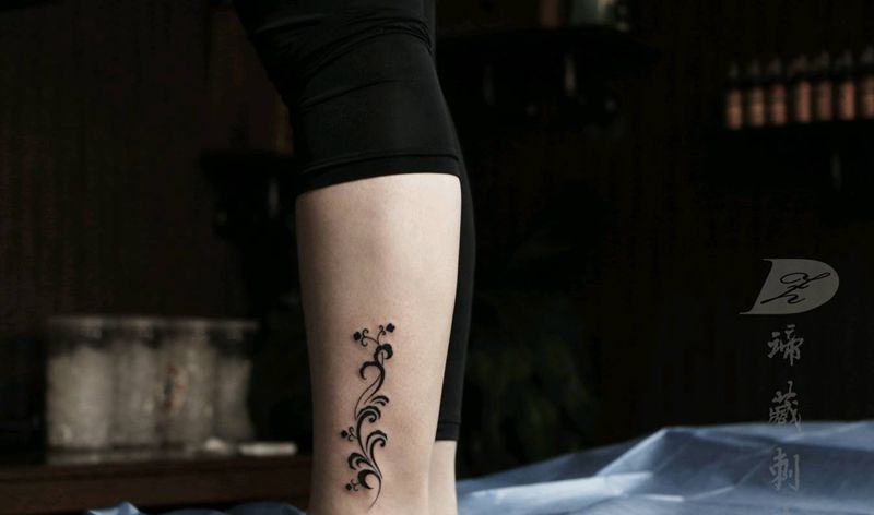 图腾纹身图片_脚部腿部老传统图腾纹身图案