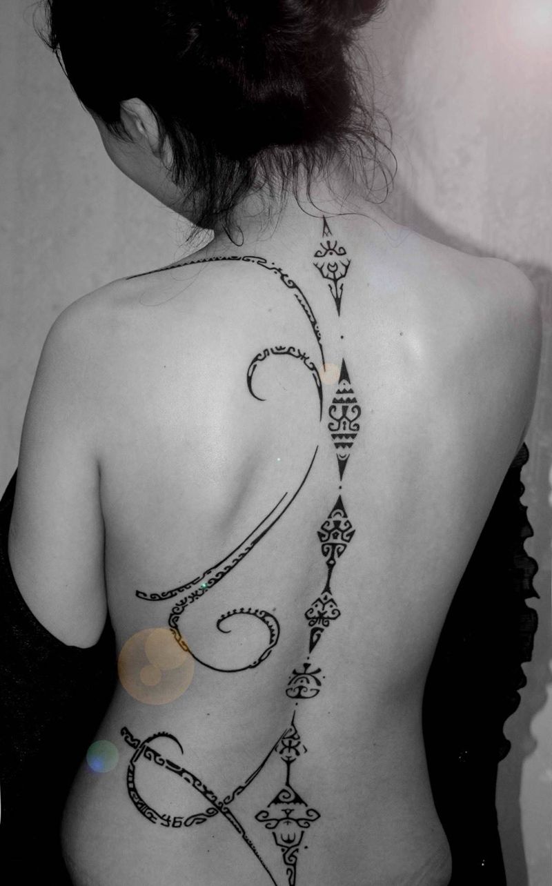 脊柱纹身纹身图片