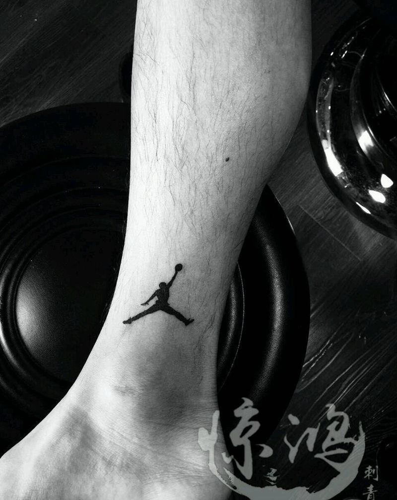 脚踝.AJ纹身图片_腿部清新人物成品纹身图案