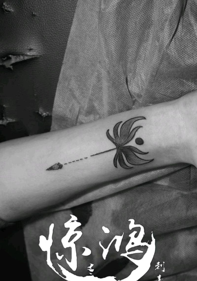 小图纹身图片_手臂点刺纹身图案