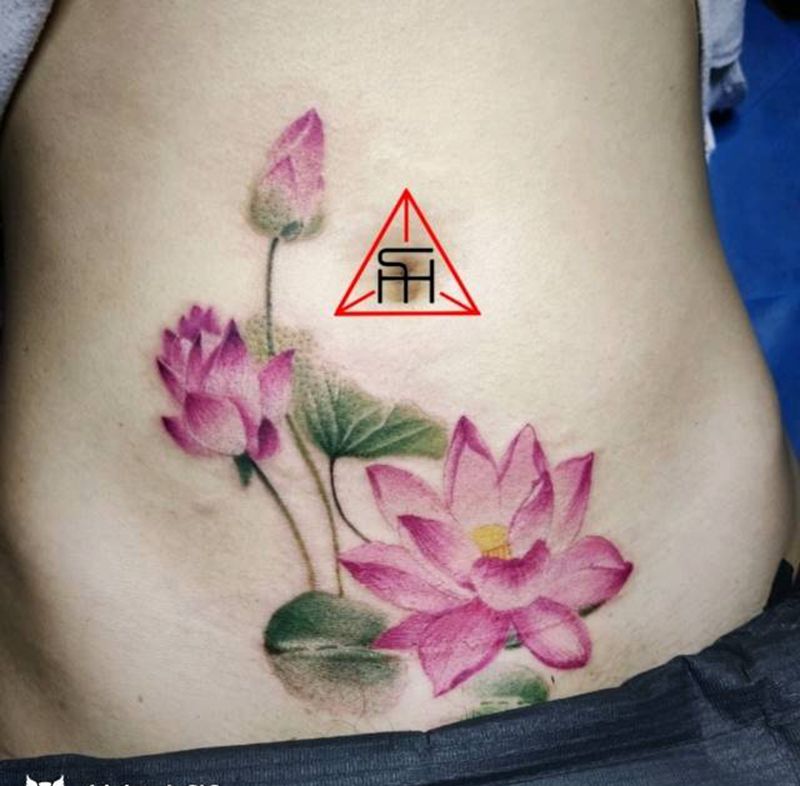 莲花纹身图片_腹部遮盖纹身图案