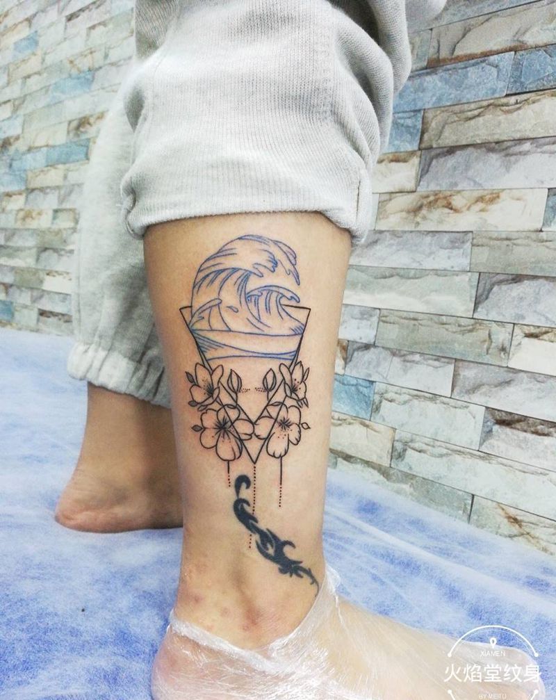 海浪纹身图片_脚部新传统纹身图案