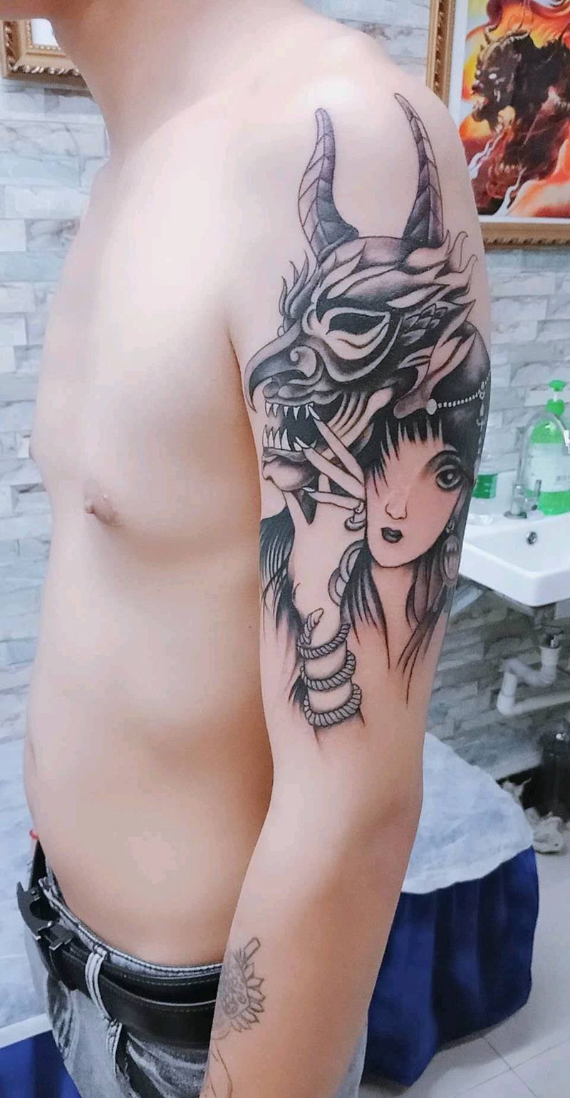 仕女纹身图片_手臂新传统纹身图案