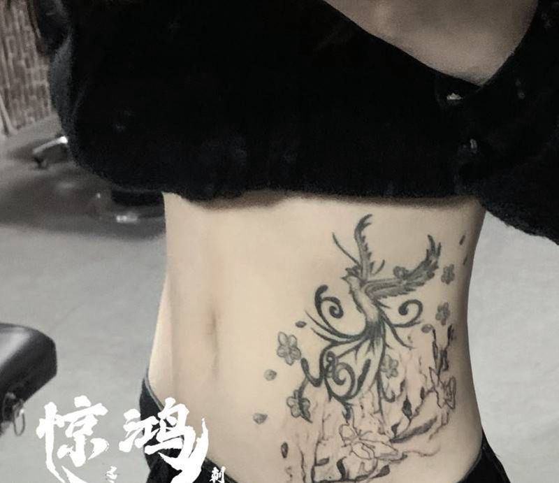 侧腰旧图添加纹身图片_腰部纹身图案
