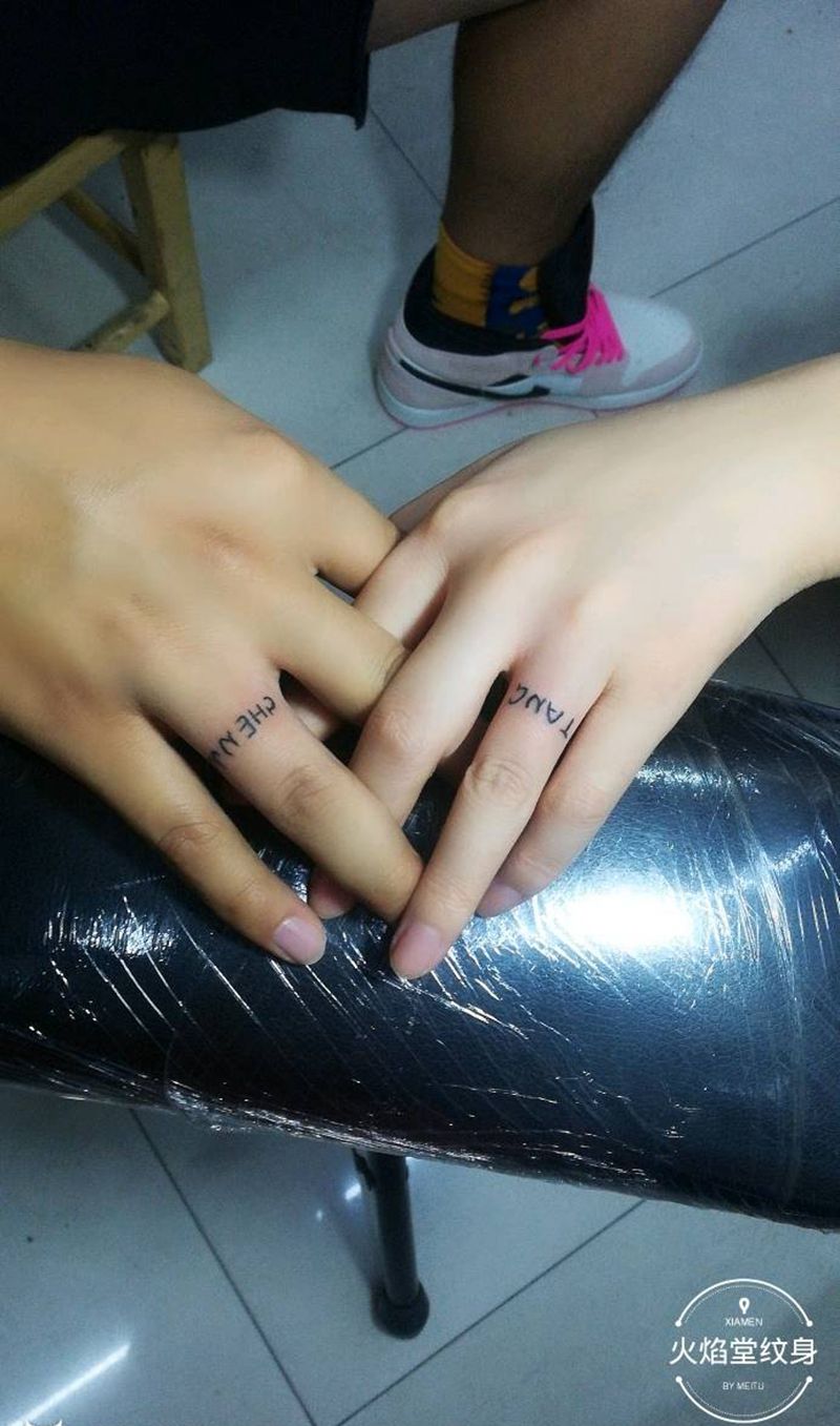 情侣指环纹身图片_手部纹身图案