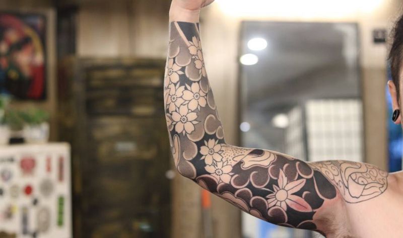 In progress纹身图片_成品手臂传统植物原创纹身图案