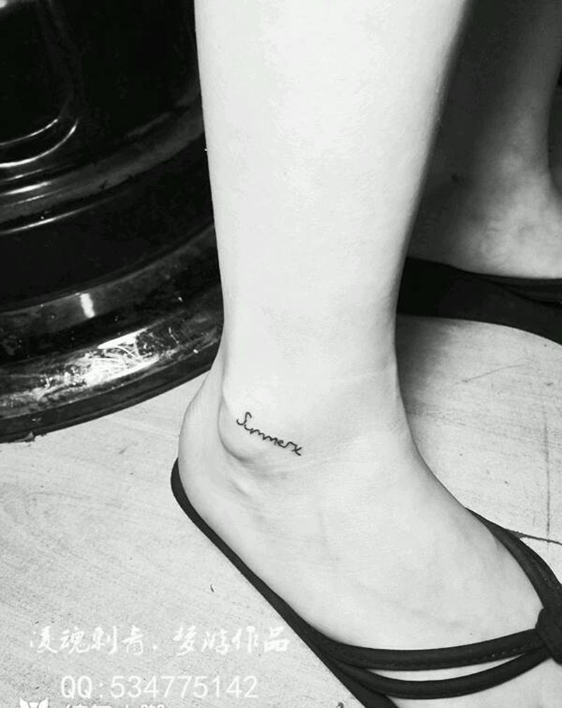 脚踝的小英文纹身图片_脚部清新字符成品纹身图案