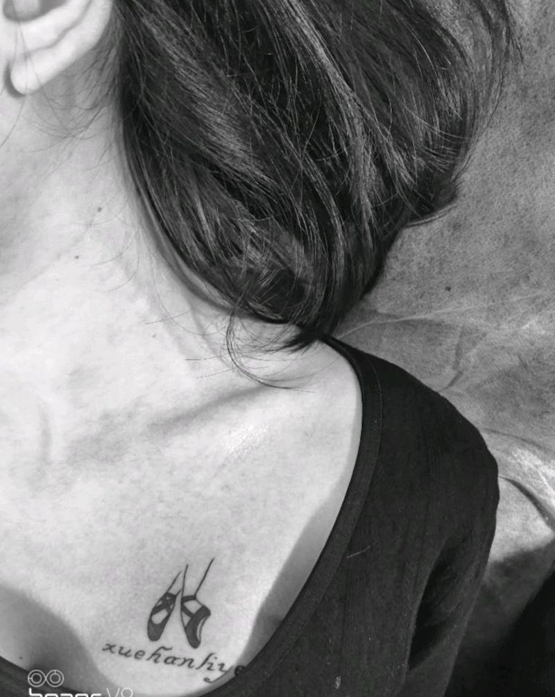 小清新纹身纹身图片_胸部新传统纹身图案