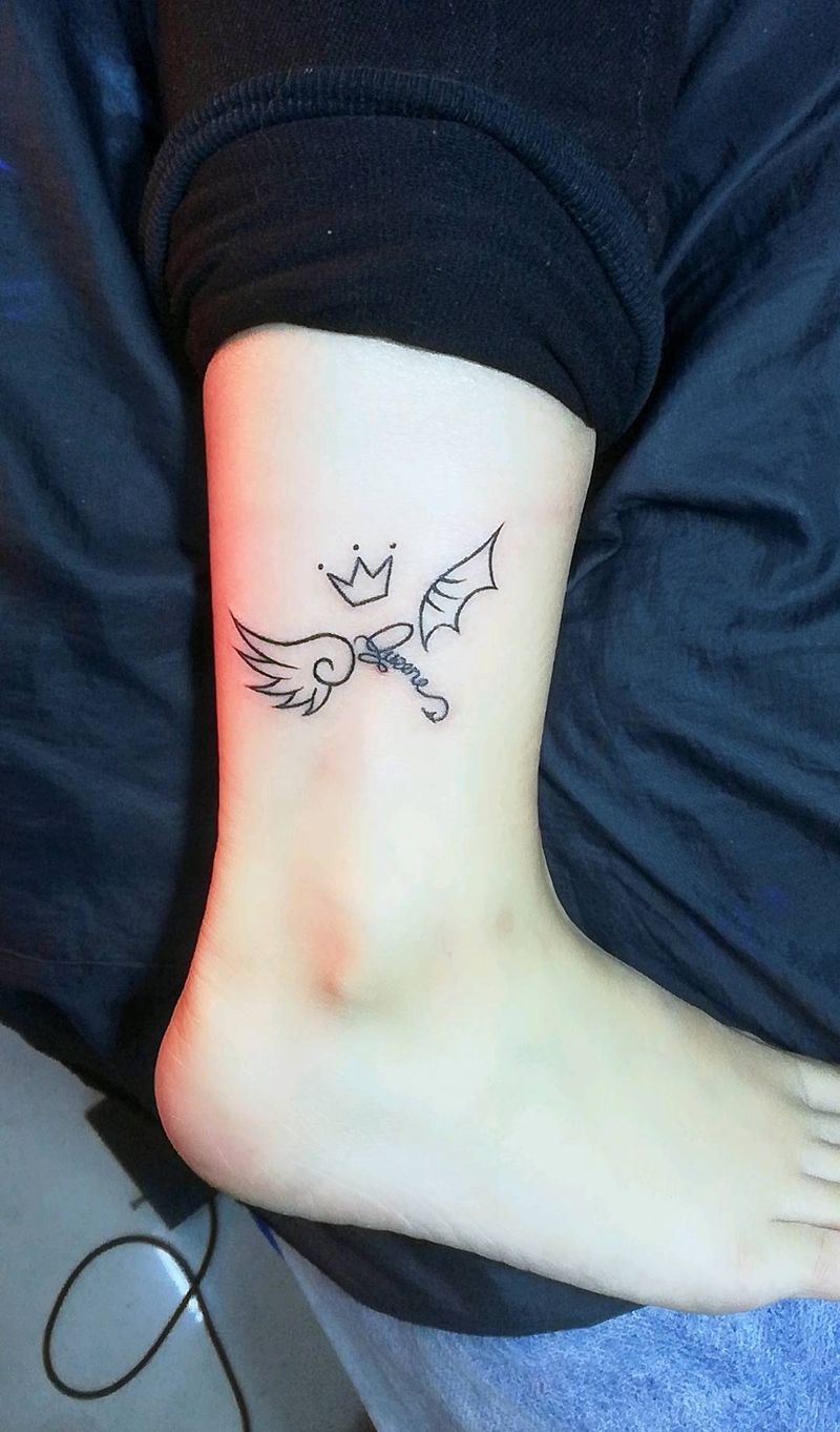 小翅膀纹身图片_脚部新传统纹身图案