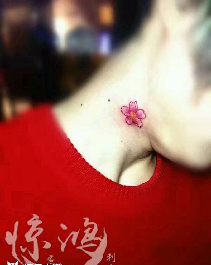 樱花小做纹身图片_颈部清新植物成品纹身图案