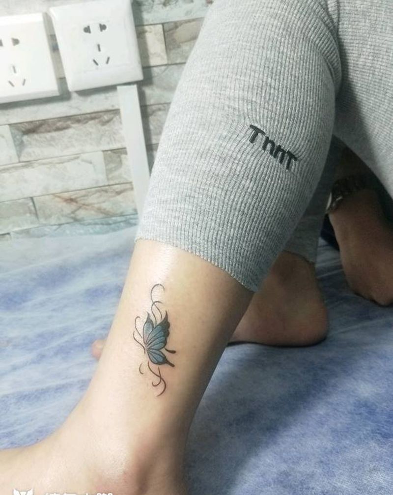 小蝴蝶纹身图片_脚部老传统纹身图案