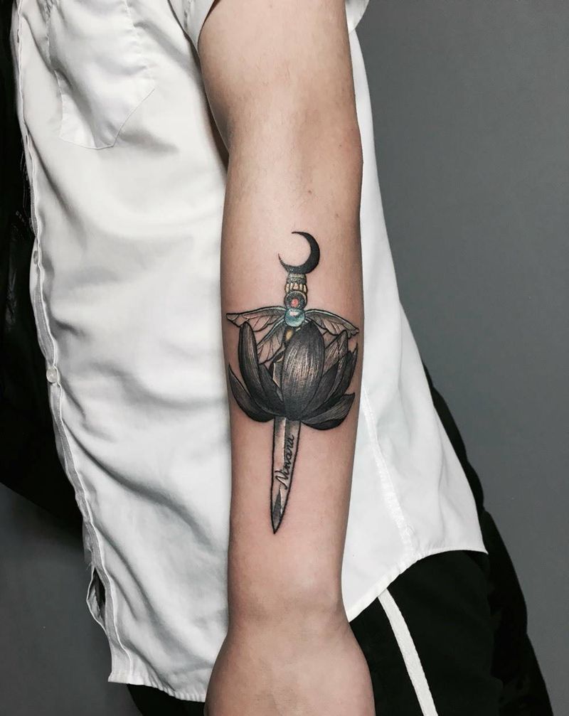 原创设计，莲花匕首纹身图片_成品原创传统手臂纹身图案