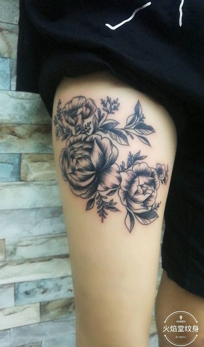 素花纹身图片_腿部新传统纹身图案