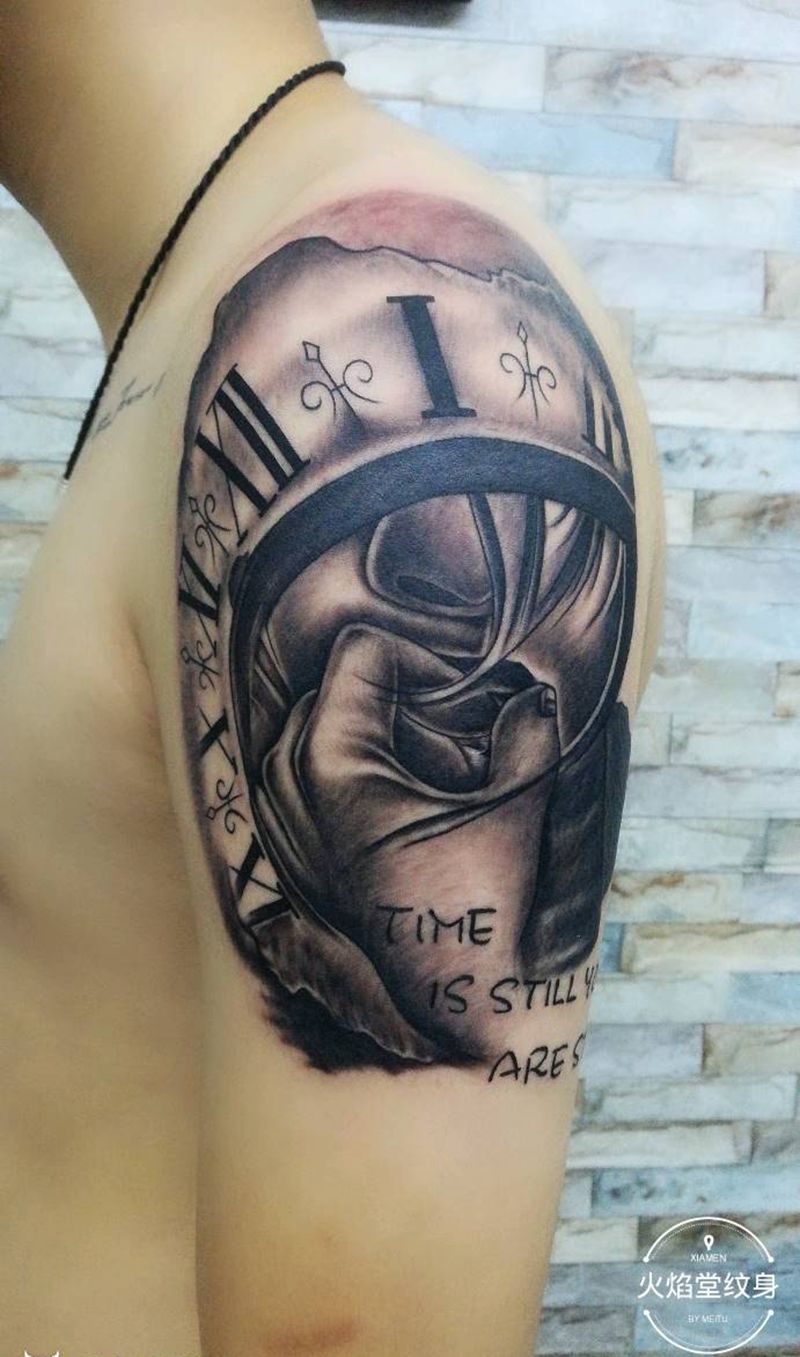 时钟纹身图片_手臂新传统纹身图案