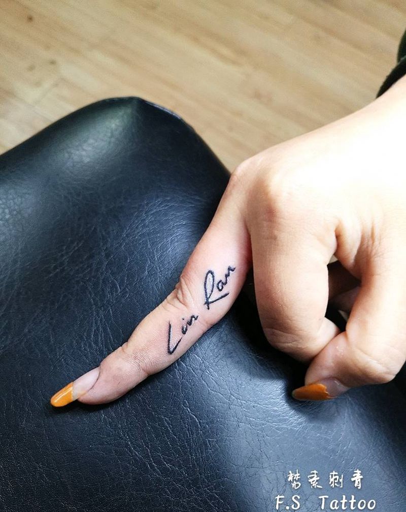 小字母纹身图片