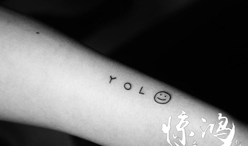小小笑脸纹身图片