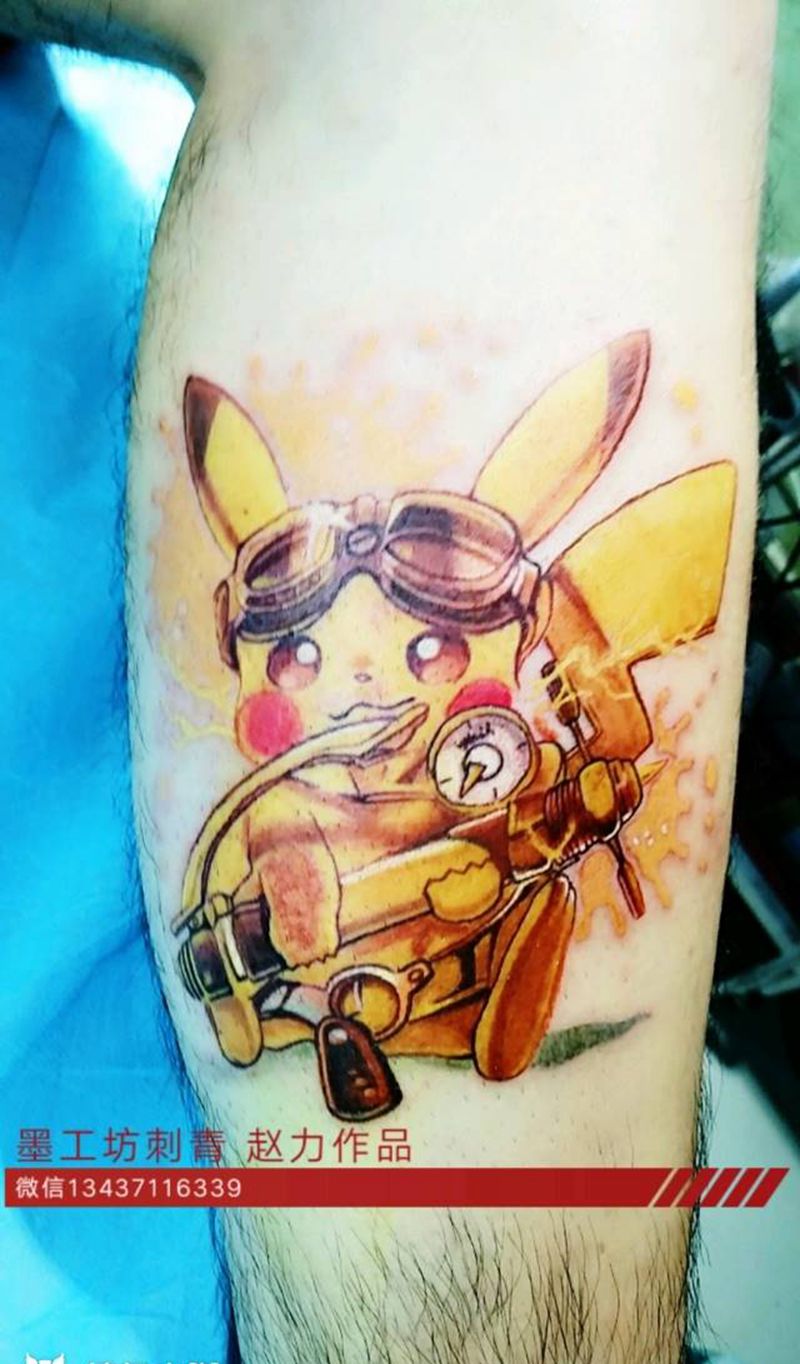 皮卡丘纹身图片_腿部卡通成品纹身图案