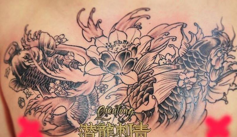 花胸未上色（潜龙刺青是我店曾用名）纹身图片