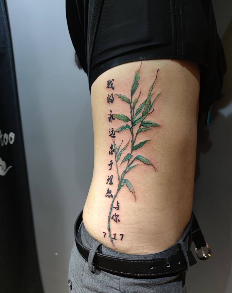 好久没发作品了，发两张纹身图片_腰部水墨纹身图案