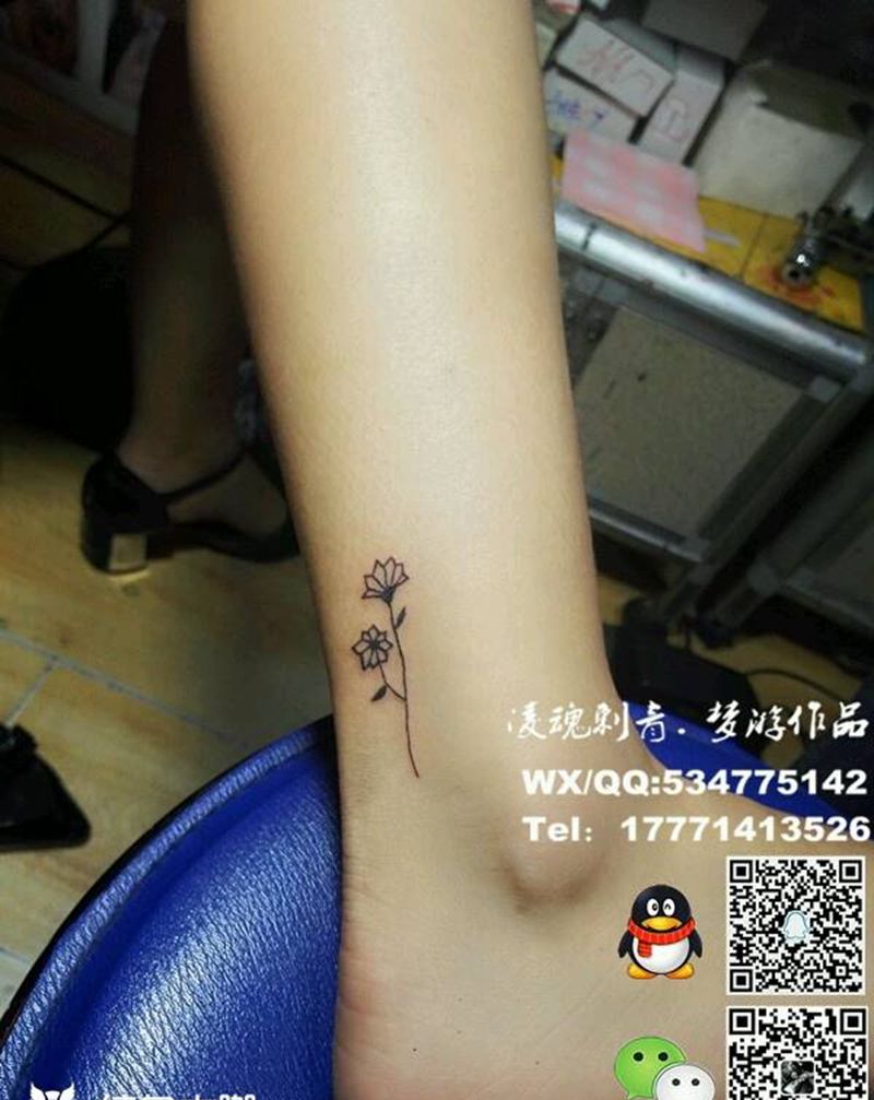 脚踝小花朵纹身图片_脚部清新几何植物成品纹身图案