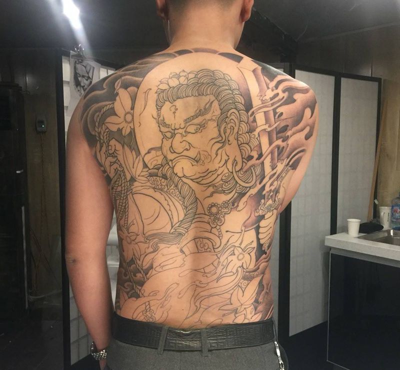满背不动明王，记录过程纹身图片