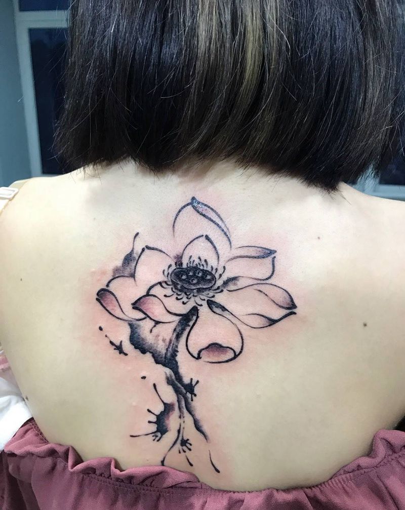 泼墨荷花纹身图片