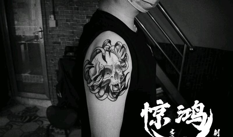 骷髅头纹身图片_手臂新传统纹身图案