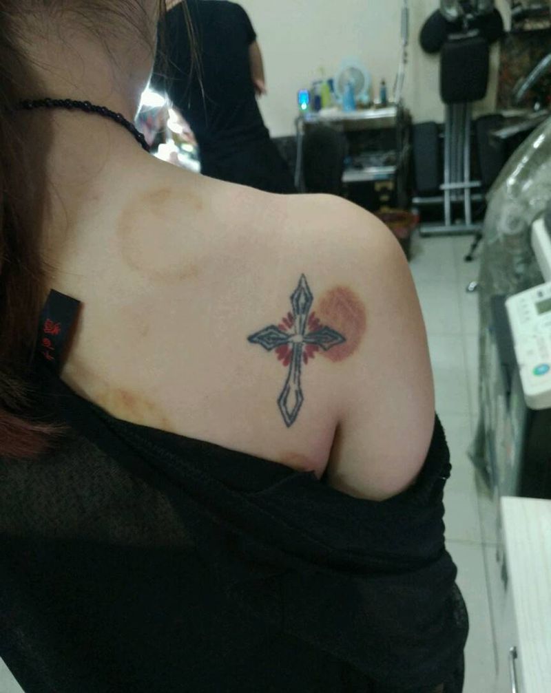 十字架翅膀，修改添加纹身图片