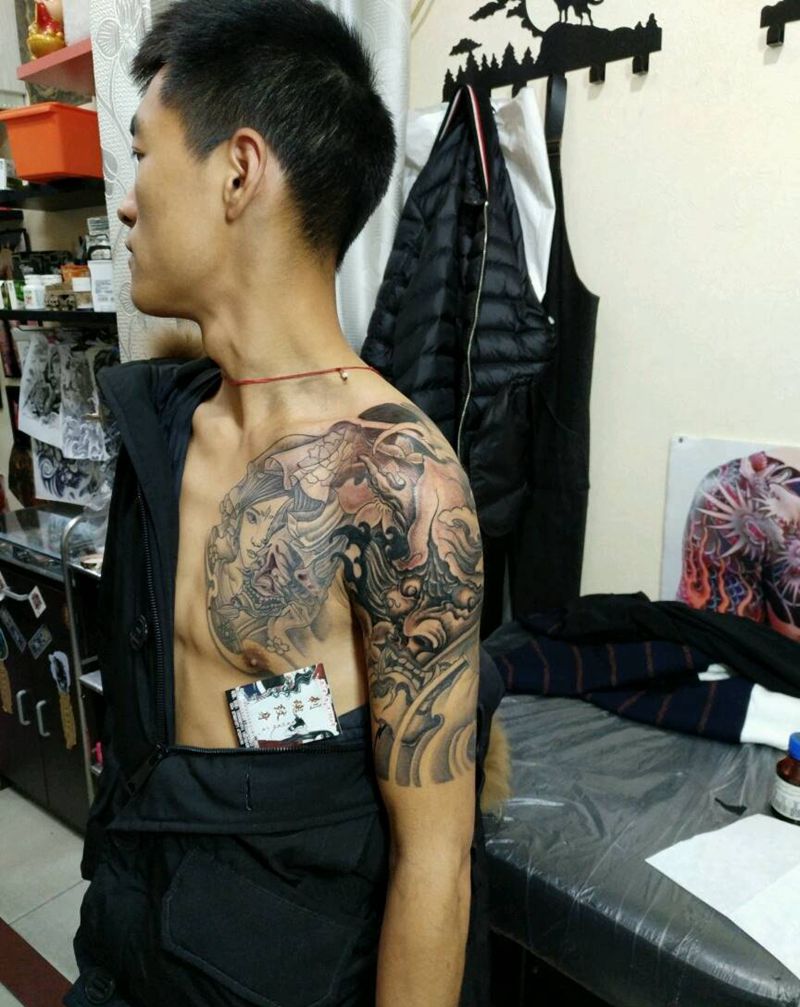 半甲纹身图片_胸部手臂原创花絮生活成品纹身图案