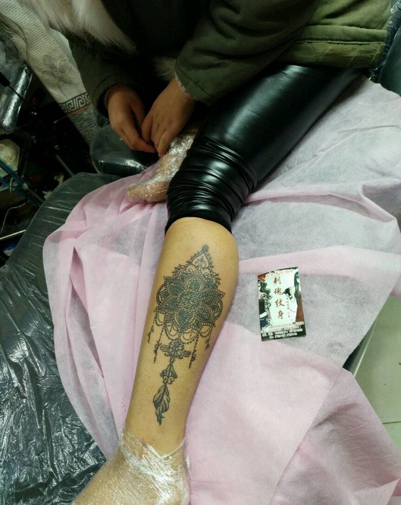 小腿梵花纹身图片_腿部传统清新字符原创花絮生活成品插画纹身图案