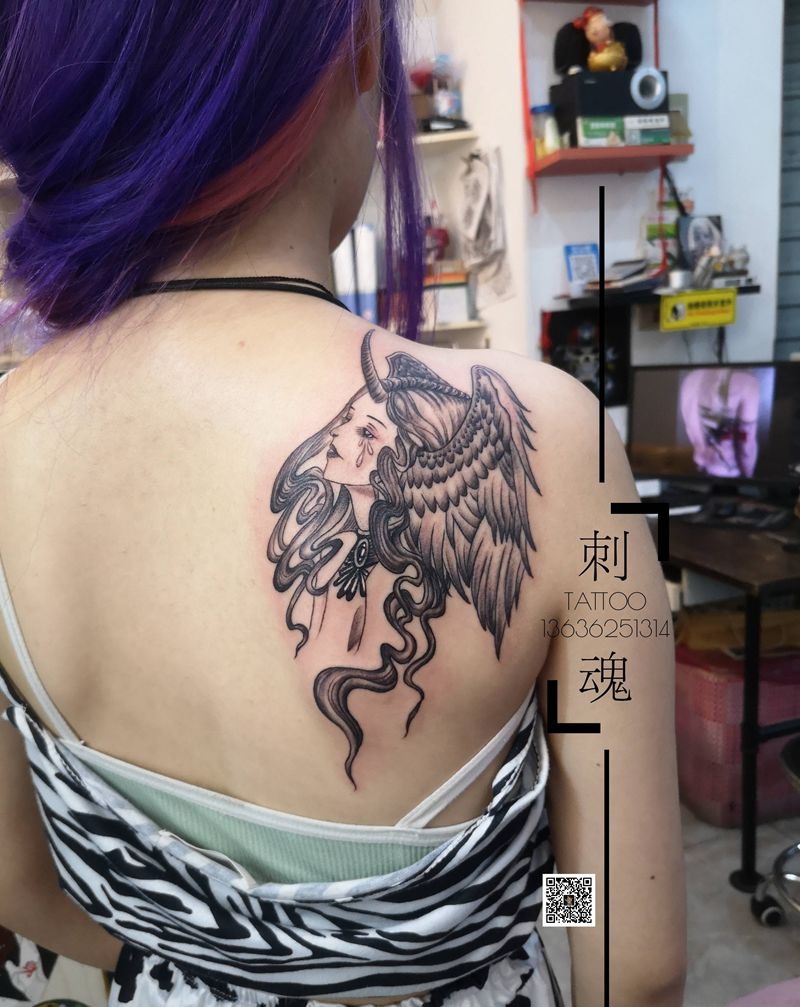 小天使一枚纹身图片_肩部新传统纹身图案