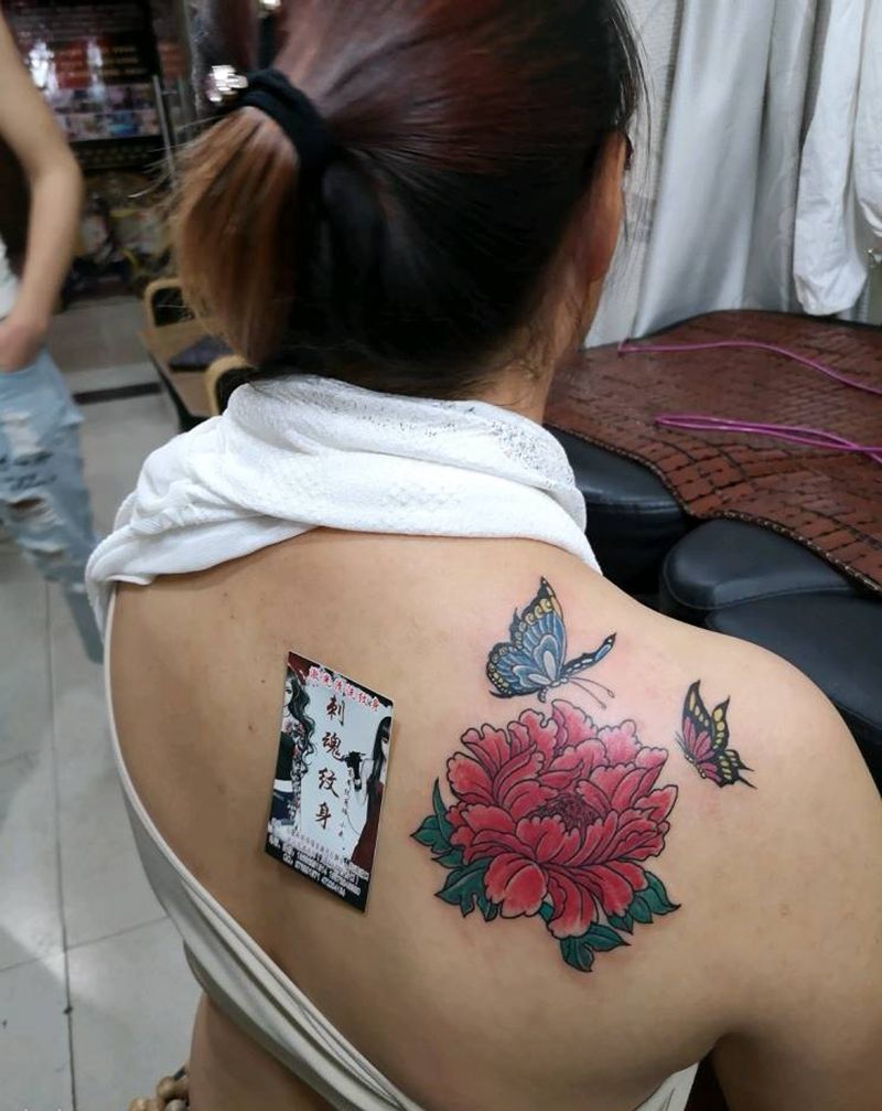 牡丹蝴蝶纹身图片