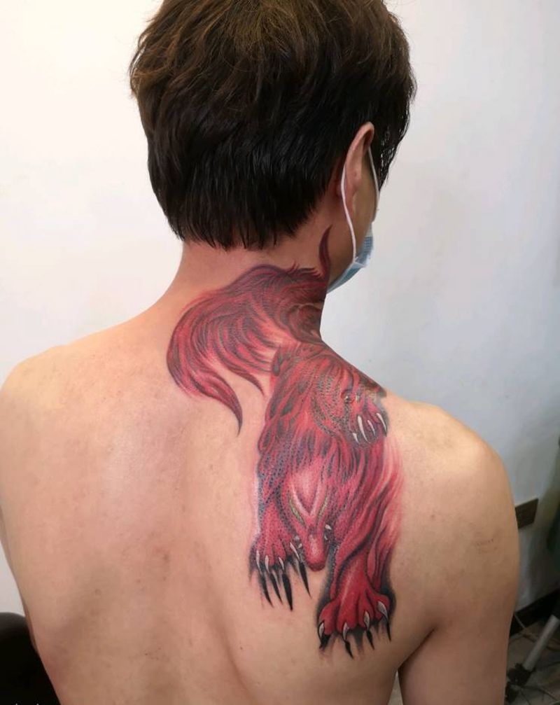 九尾狐纹身图片_颈部新传统纹身图案