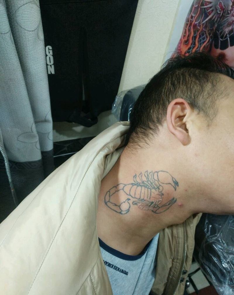 颈部纹身清洗纹身图片_颈部传统动物原创花絮生活成品纹身图案