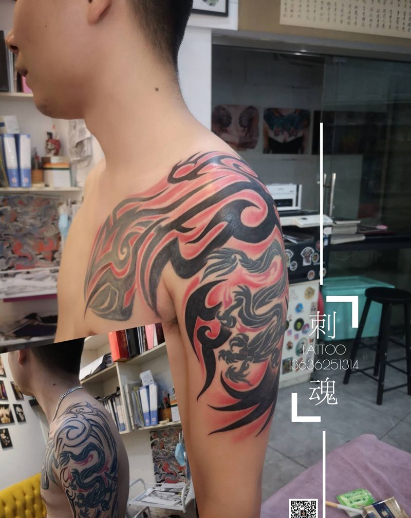 半甲图腾修改上色纹身图片_胸部图腾纹身图案