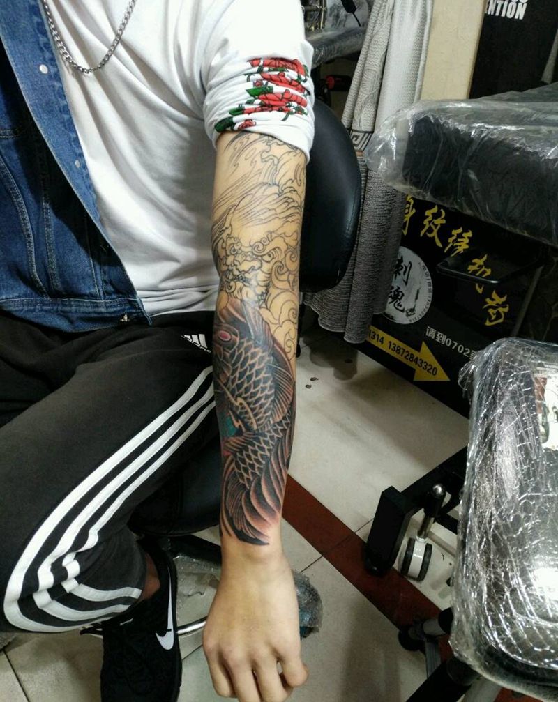 小臂锦鲤,纹身图片_手臂传统动物原创花絮生活成品手稿插画纹身图案